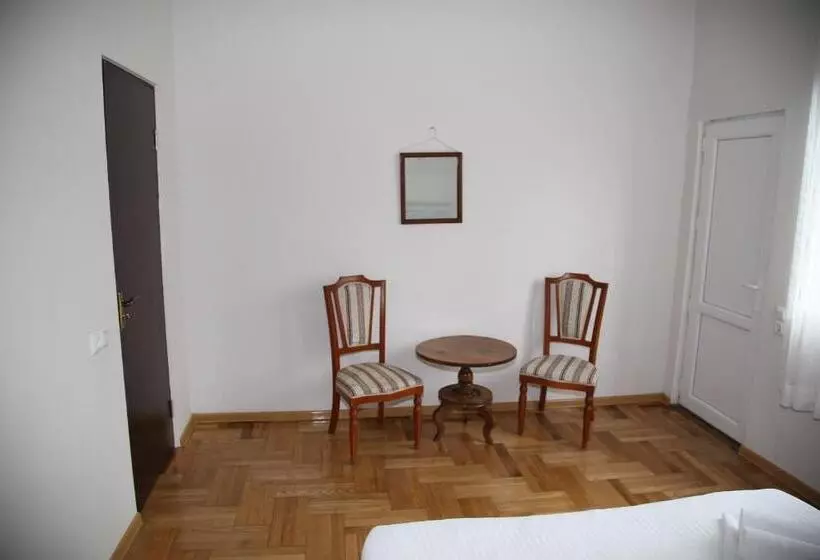 پانسیون Merabi Guest House