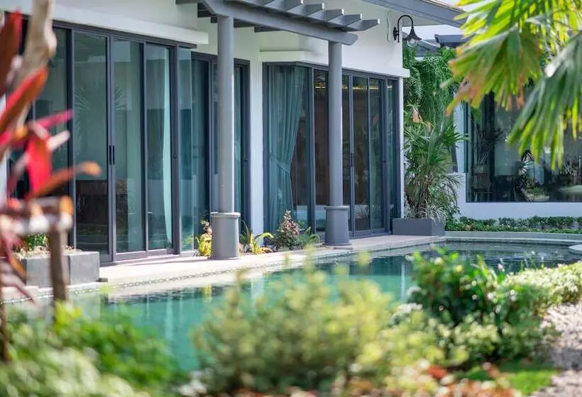 Hotelli Tajh Pool Villas