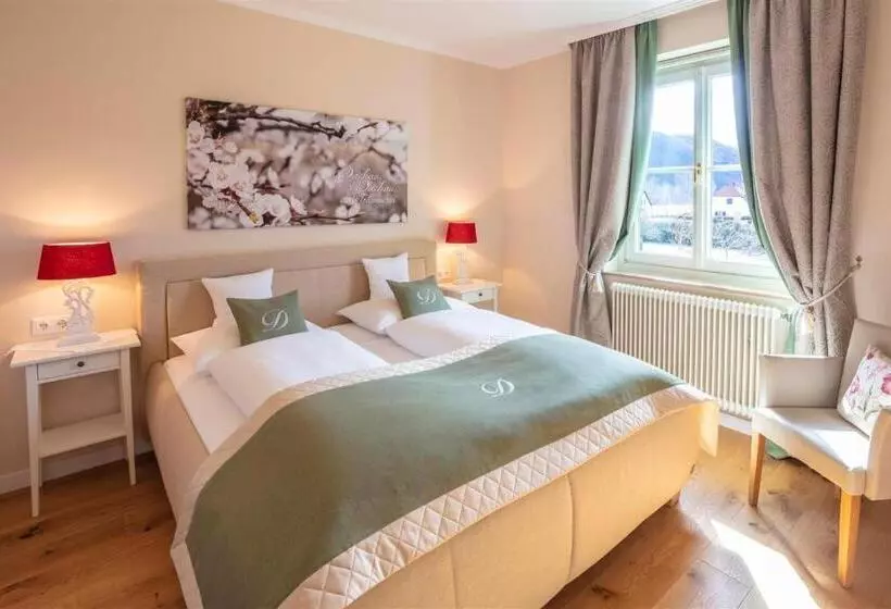 Donauhof   Hotel Garni