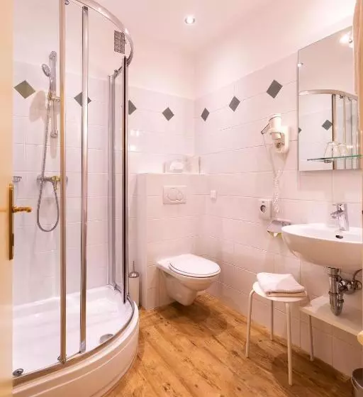 Donauhof   Hotel Garni