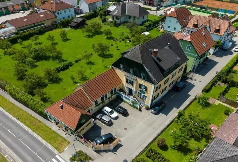 Donauhof   Hotel Garni