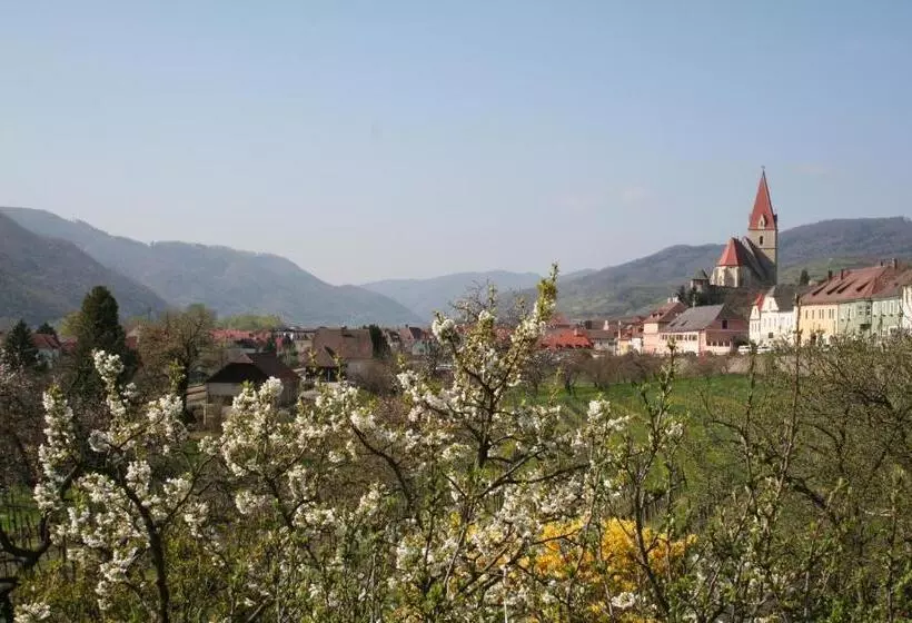 Donauhof   Hotel Garni
