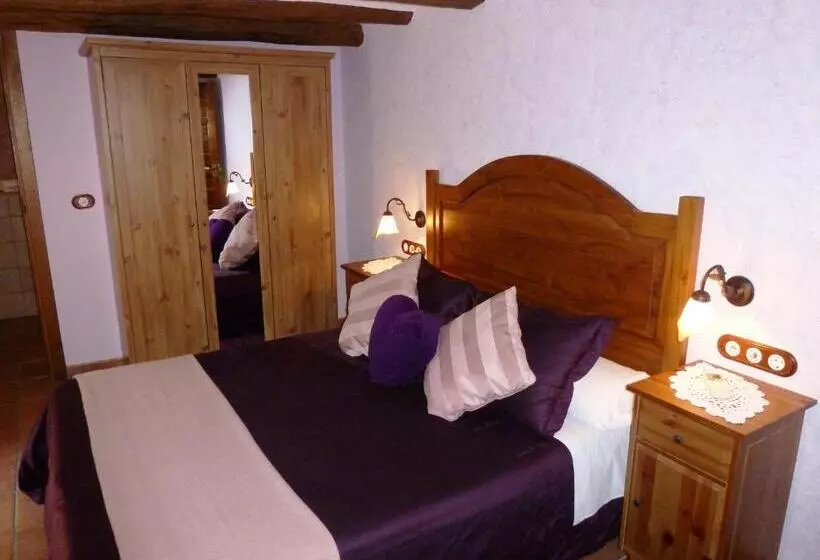 فندق ريفى El Molí De Pontons Suites Con Jacuzzi Spa