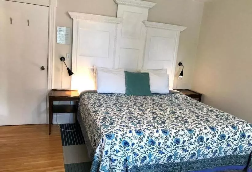 Ellis House Bed & Breakfast