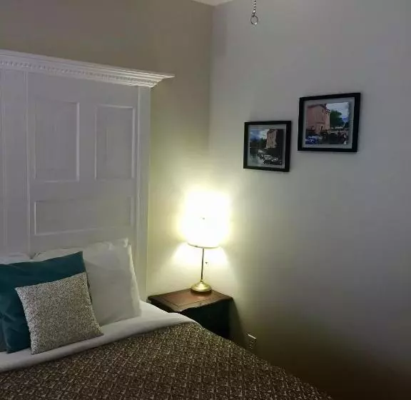 Ellis House Bed & Breakfast