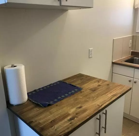 Ellis House Bed & Breakfast