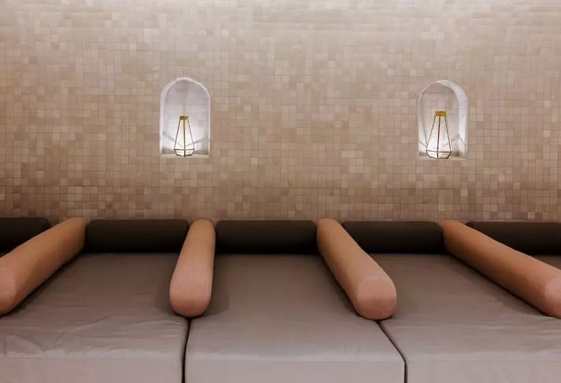 Отель & Spa Carré Saint Louis