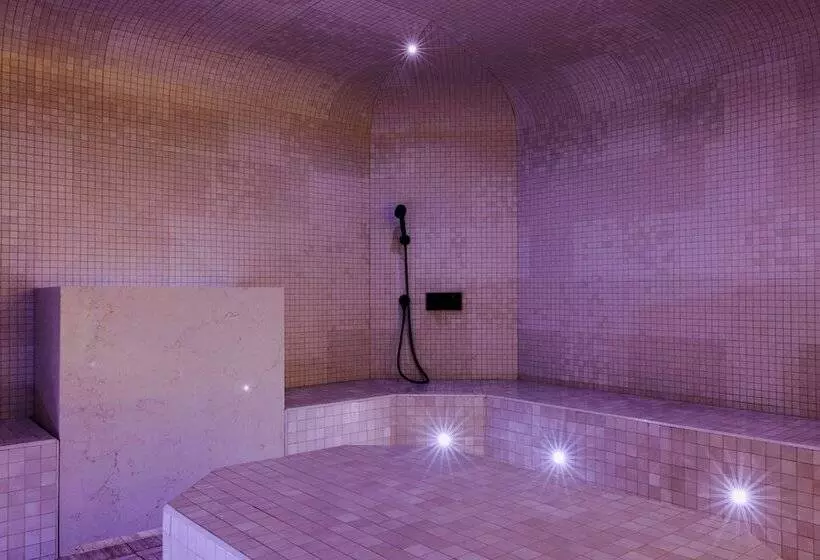 Отель & Spa Carré Saint Louis