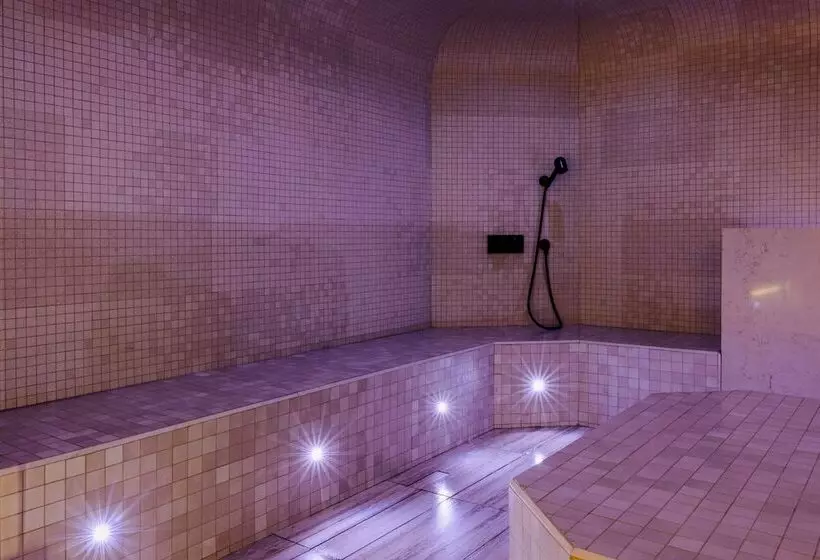 Отель & Spa Carré Saint Louis