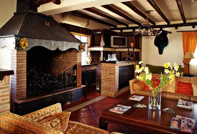 ホテル Cortijo Salinas