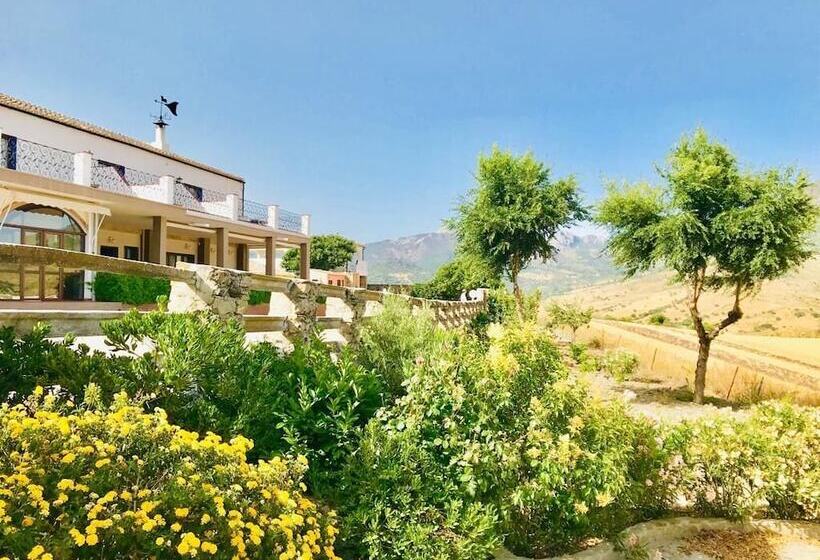 هتل Cortijo Salinas