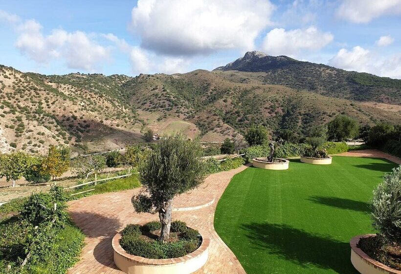 هتل Cortijo Salinas