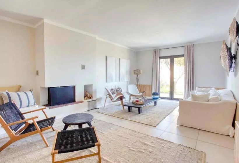 هتل L écurie Du Castellas