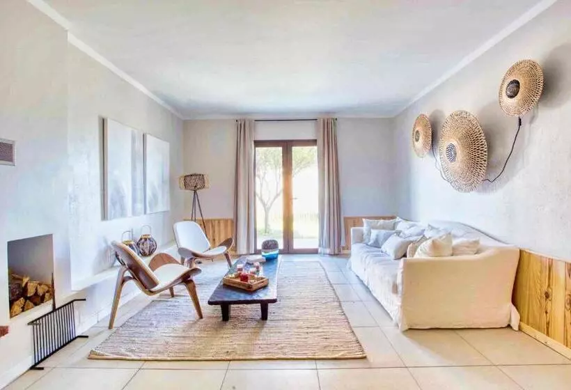 هتل L écurie Du Castellas