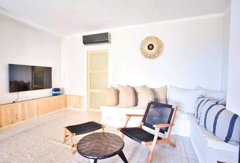 هتل L écurie Du Castellas