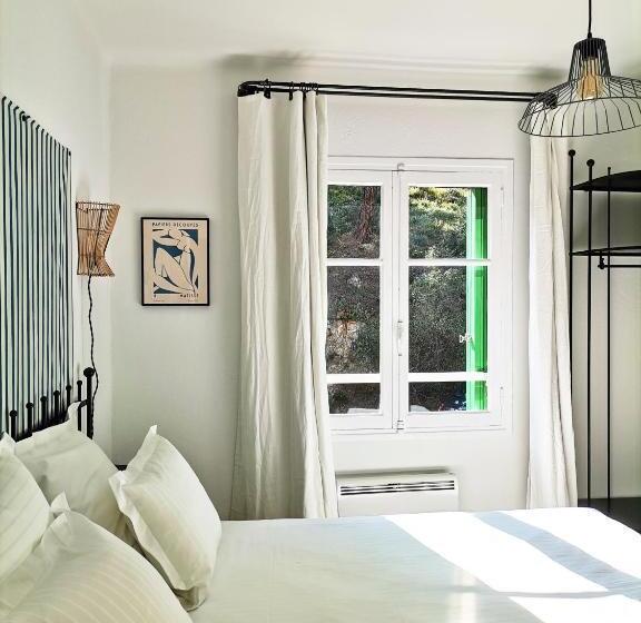 Отель L écurie Du Castellas