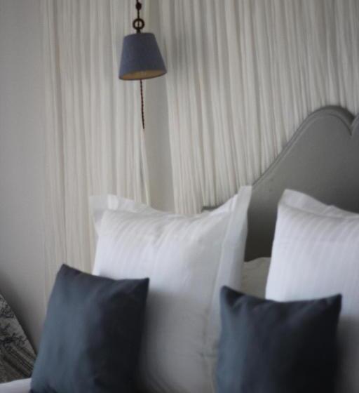 Отель L écurie Du Castellas