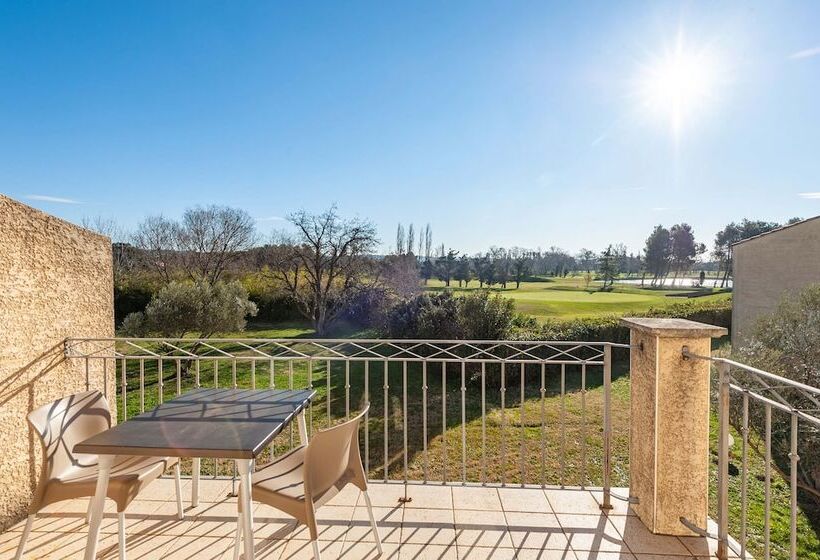 Residhotel Golf Grand Avignon