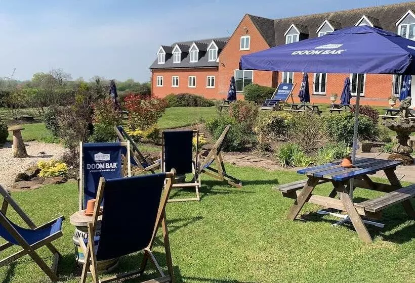 Strawberry Bank Hotel, Nec