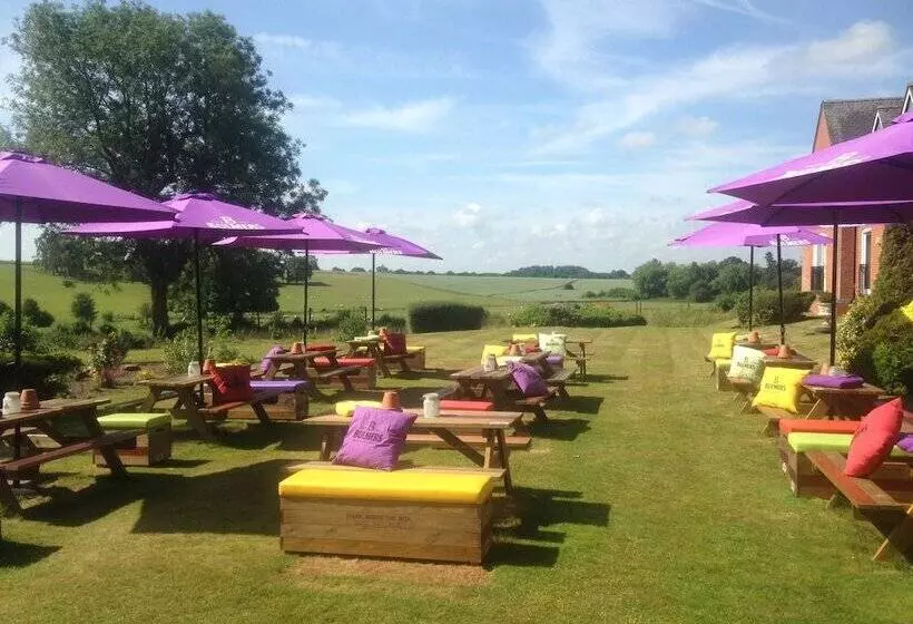 Strawberry Bank Hotel, Nec