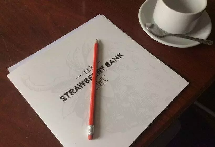 Strawberry Bank Hotel, Nec