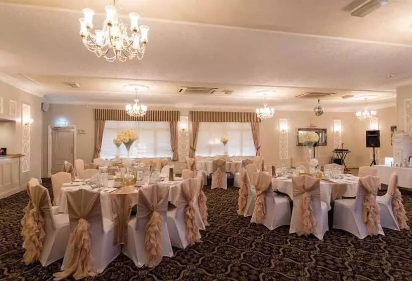 Strawberry Bank Hotel, Nec