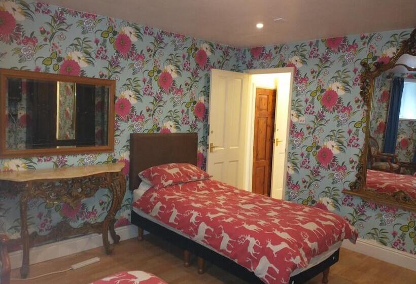 Отель The Arlington Coach House