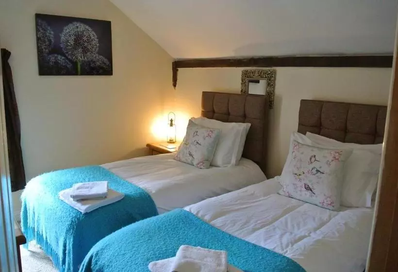 هتل The Horse & Jockey Inn