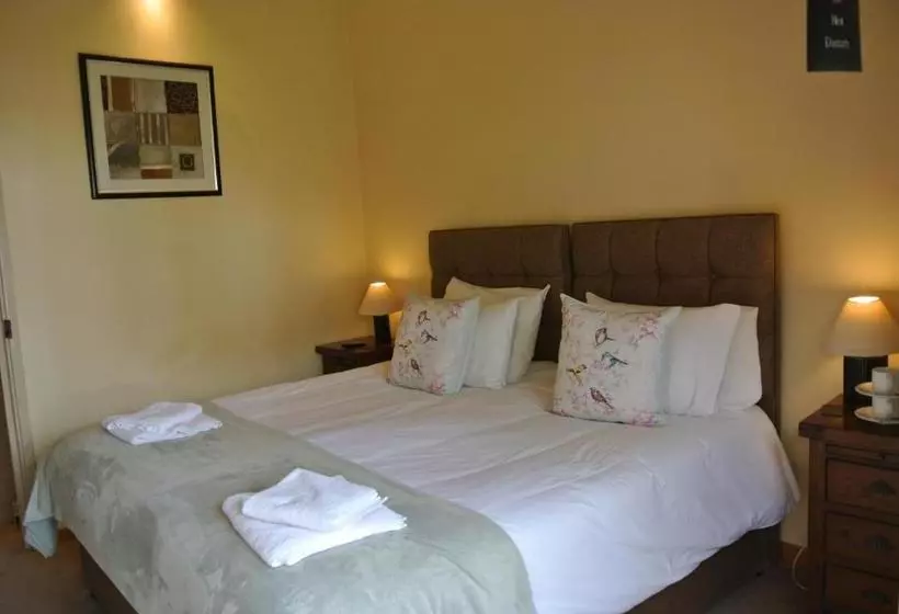 هتل The Horse & Jockey Inn