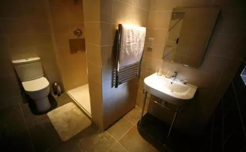 酒店 The Staff Of Life