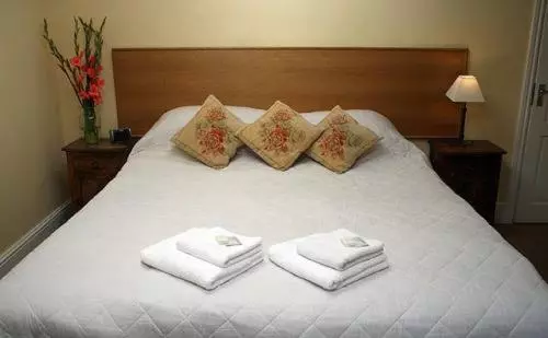 酒店 The Staff Of Life