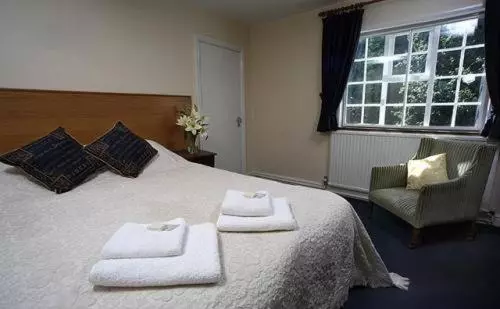 酒店 The Staff Of Life