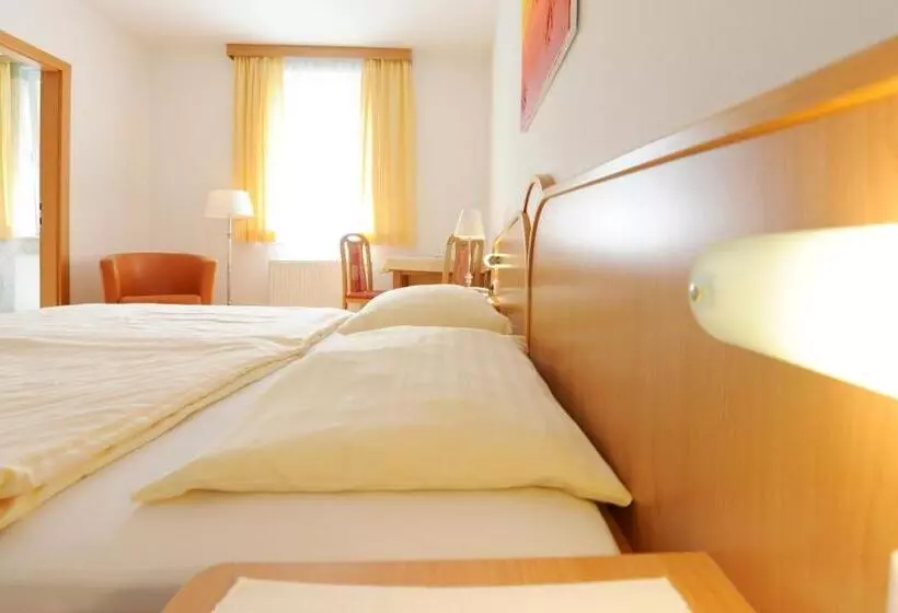 Отель Zum Goldenen Engel Fam. Ehrenreich