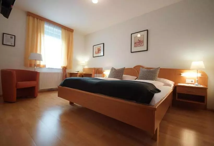 Отель Zum Goldenen Engel Fam. Ehrenreich