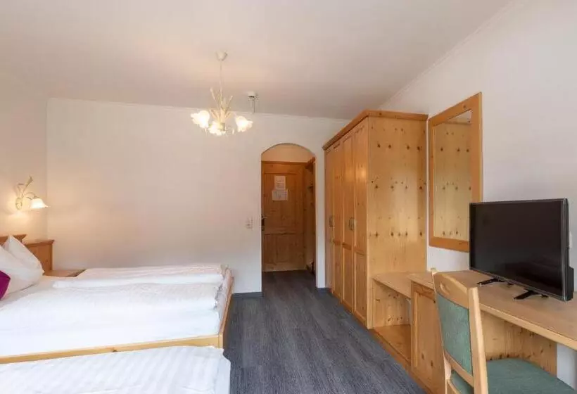 Wander Und Familienhotel Erika