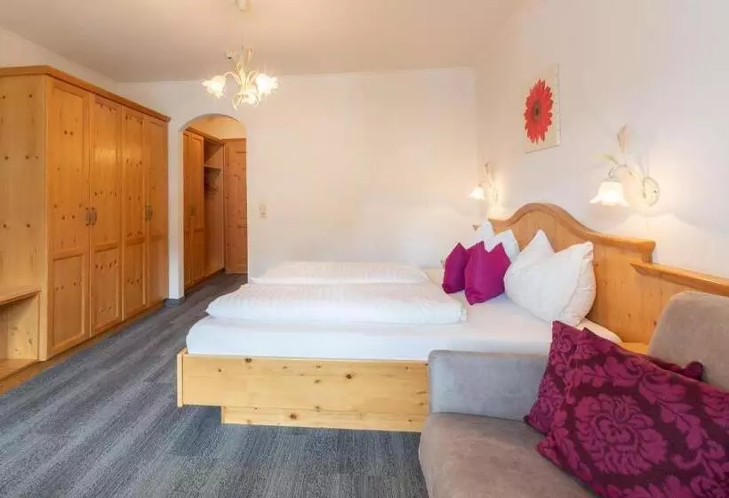 Wander Und Familienhotel Erika