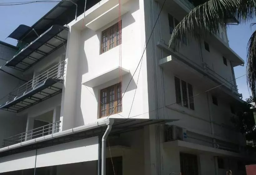 تختخواب و صبحانه Jacaranda Holiday Home