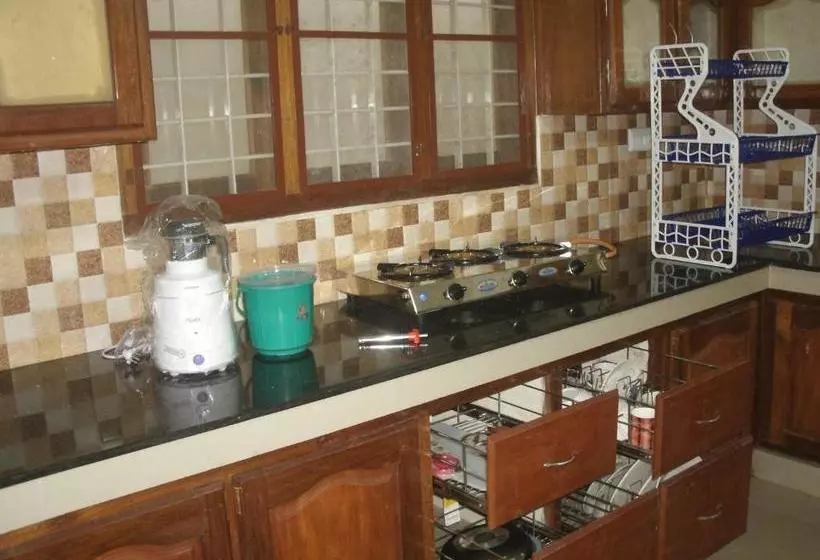 تختخواب و صبحانه Jacaranda Holiday Home