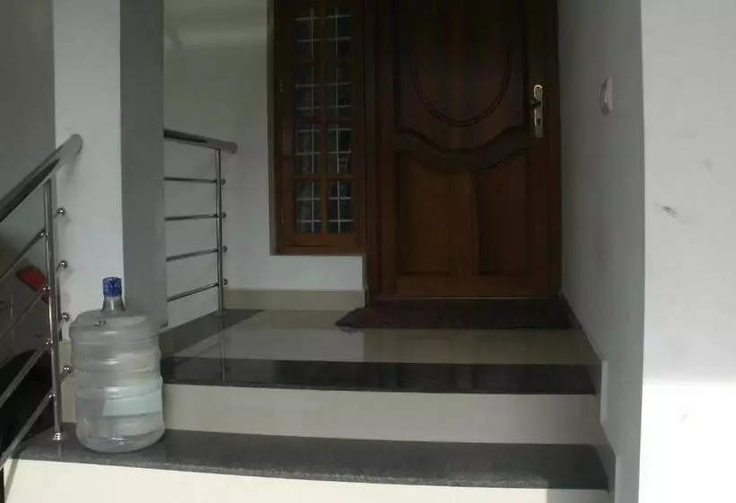 تختخواب و صبحانه Jacaranda Holiday Home