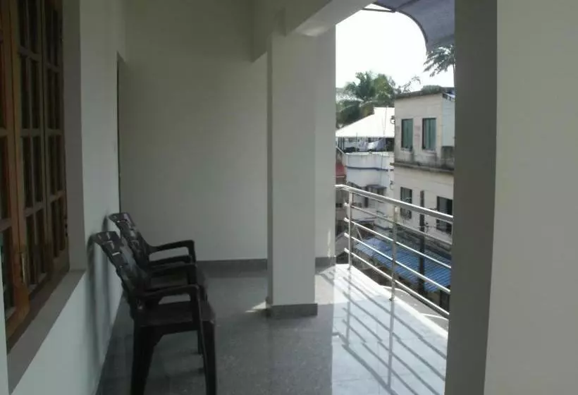 تختخواب و صبحانه Jacaranda Holiday Home