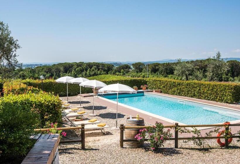 هتل Agriturismo Amina, Winery & Hiking