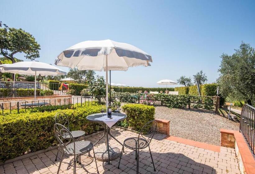 هتل Agriturismo Amina, Winery & Hiking