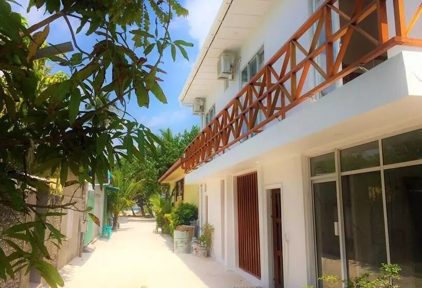 پانسیون Apex Inn