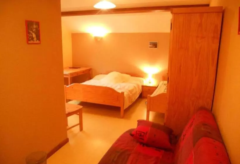 هتل Auberge Du Saut Des Cuves