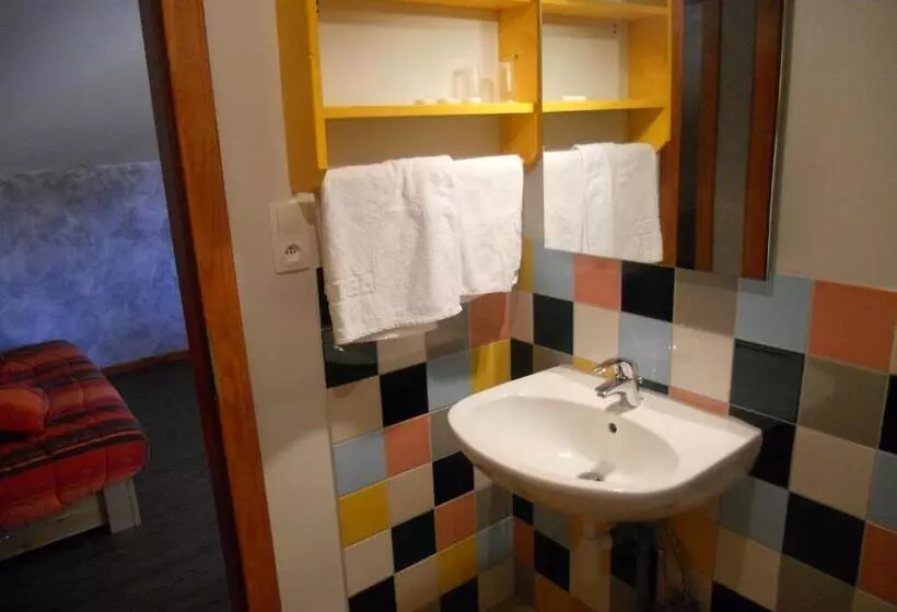 هتل Auberge Du Saut Des Cuves