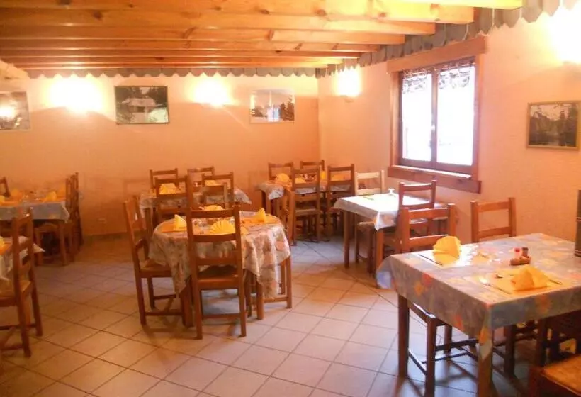 هتل Auberge Du Saut Des Cuves