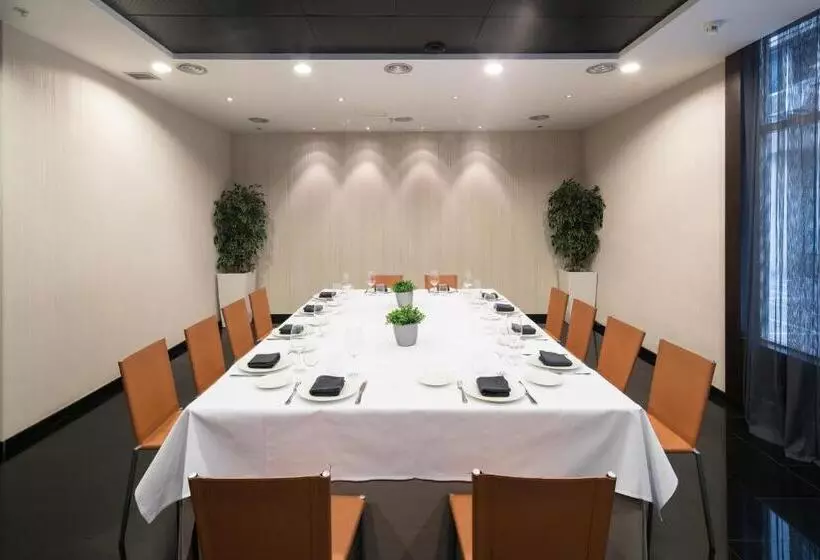 Отель Catalonia Rigoletto