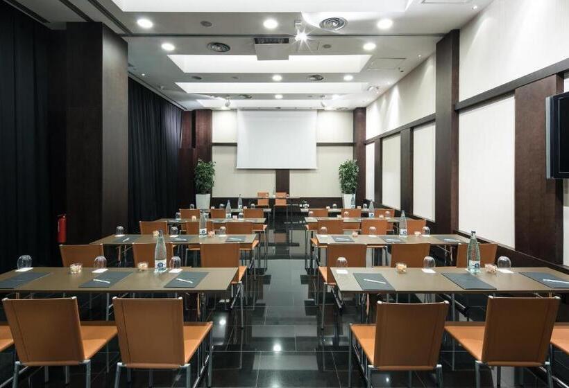 هتل Catalonia Rigoletto