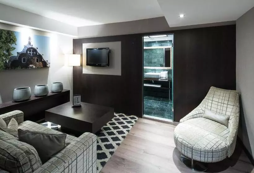 Отель Catalonia Rigoletto