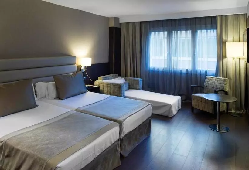 Отель Catalonia Rigoletto